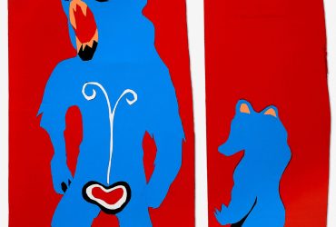 Prints of a big bear and a smaller bear on red background.