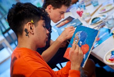 Nasher Teen Council member participates in a portrait painting workshop with artist Will Paul Thomas in his studio at the Rubenstein Arts Center. Photo by Robert Zimmerman.