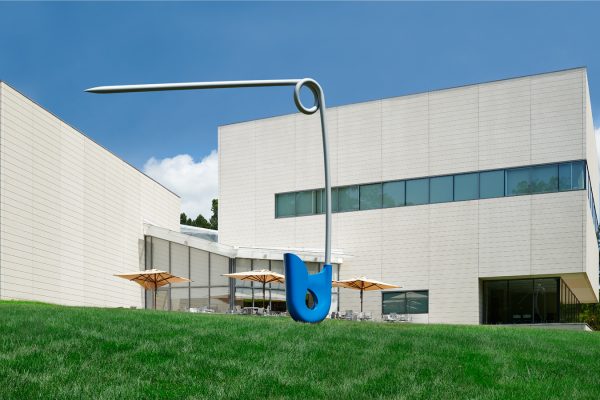 Claes Oldenburg and Coosje van Bruggen, Corridor Pin, Blue, 1999. Stainless steel, aluminum, and polyurethane enamel; artist's proof 1/1, 255 × 256 × 16 inches (647.7 × 650.24 × 40.64 cm). Collection of Nancy A. Nasher (L'79, P'18, P'22) and David J. Haemisegger (P'18, P'22). © Claes Oldenburg and Coosje van Bruggen. Courtesy of Paula Cooper Gallery, New York. "Transient" by Ghostrifter Official is licensed under a Creative Commons License. Photo by Peter Paul Geoffrion.