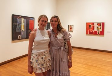 Board of Advisors member Christine Weller with her daughter in "Roy Lichtenstein: History in the Making, 1948 — 1960"